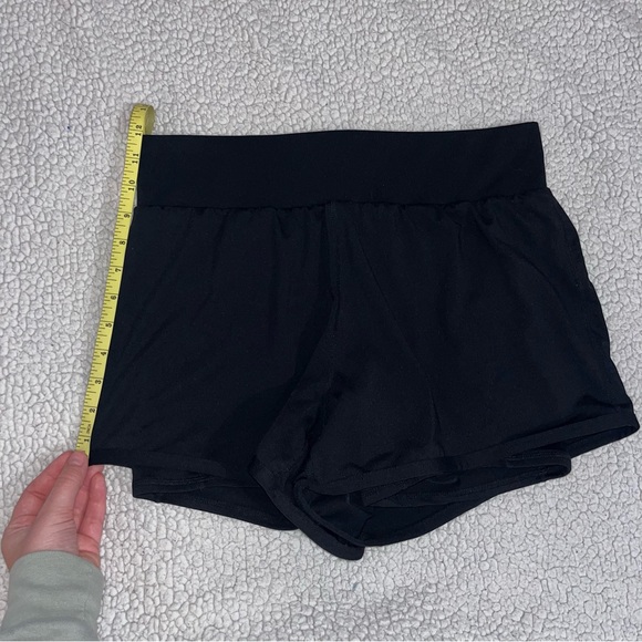 Fabletics shorts - Picture 6 of 8